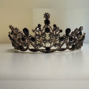 Women Black and gray gem Baroque Tiara